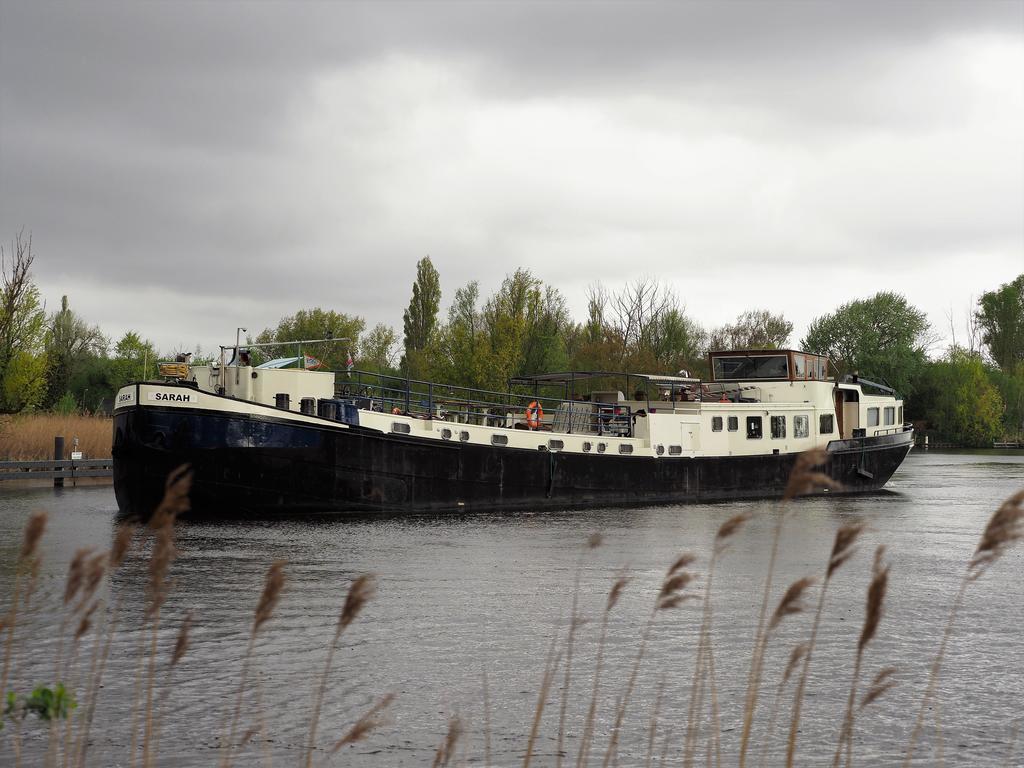 Hotelboot Sarah Amsterdam Exteriör bild